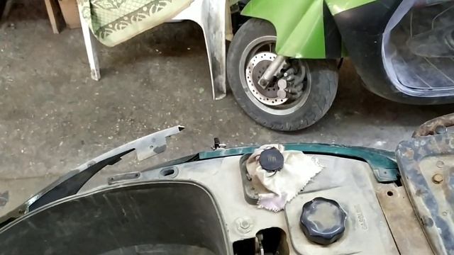Добрался наконец-то до Италии. Заводим Piaggio смотреть онлайн