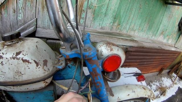 Холодный запуск мопеда RIGA-11.02/Разбираемся со светом и катаемся/Cold start moped RIGA-11 смотреть онлайн