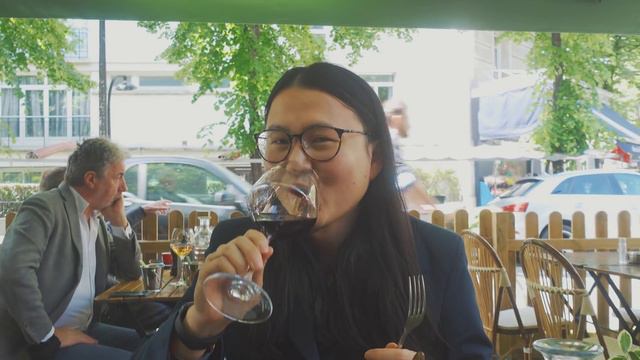 パリのカフェはこんな感じ♪｜お気に入りのカフェ・レストラン -Gloriette Café-｜フランスは半年ぶりにテラスが解禁されました(嬉)｜日常Vlog｜オススメのお店紹介｜暮らし смотреть онлайн