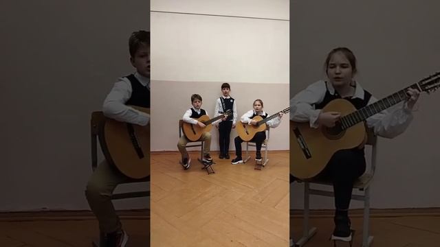 Ансамбль гитаристов "Радуга "песня «С тучки на тучку » смотреть онлайн