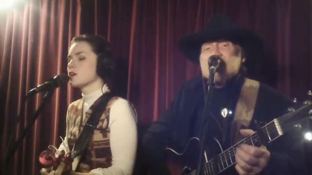 “Look At Us!” GH Covers Vince Gill Acoustic Popular Old Love Song Live Country Music 3Chords&Truth! смотреть онлайн