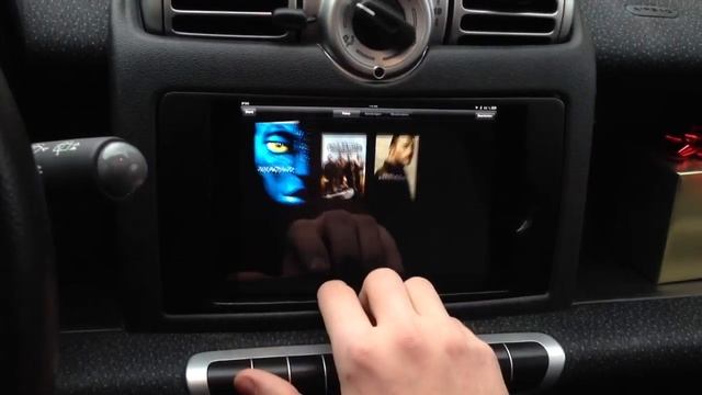 iPad Mini in a Smart Fortwo 451 Dashboard смотреть онлайн