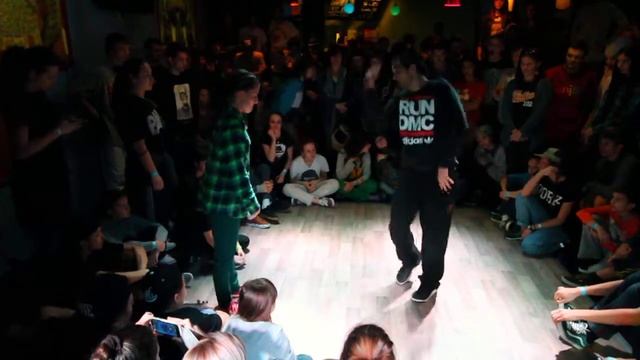 1/8 Hip-Hop | Арсен vs Алла Fire Flash | UKS | Krasnodar | CreWo смотреть онлайн