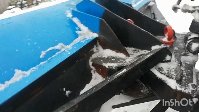 Отвал поворотный на Т25. Самодельный.