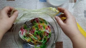 Окрашивание ПРЯЖИ пищевыми красителями в микроволновке/ Покрасить пряжу дома/ покрасить пряжу самим