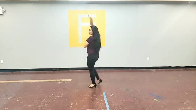 Bachata ladies styling part 5 | How to do a Bachata Prep Turn смотреть онлайн