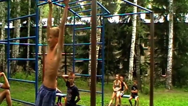 39 подтягиваний в 13 лет!!! стиль - "Вьетнамские подтягивания" смотреть онлайн