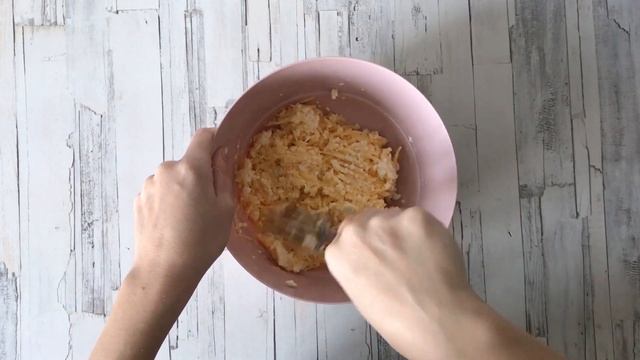 КАК ПРИГОТОВИТЬ ХАЧАПУРИ С СЫРОМ? Жареные лепешки с сыром на кефире на сковороде / Сырные хачапури смотреть онлайн