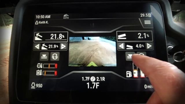 Optional 10 inch Color Touchscreen on the Cat® D1, D2 and D3 Small Dozers смотреть онлайн