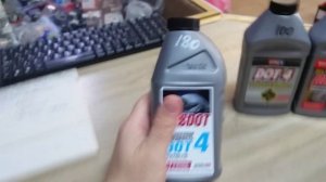 Можно заливать российскую тормозную жидкость РОС-ДОТ-4 черепашка в иномарки.Тосол-синтез РосДот - 4