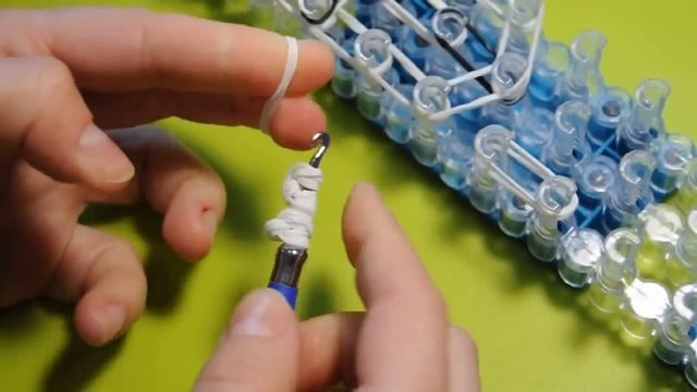 ❤Фигурка Череп и кости из резинок. Как плести череп из резинок в видеоуроке №274❤ смотреть онлайн
