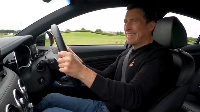 VW Arteon R vs Kia Stinger V6: ARRANCONES смотреть онлайн