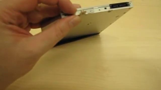 Toshiba U400 serie: Optisch station vervangen смотреть онлайн