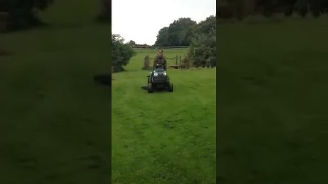 LOL law mower смотреть онлайн