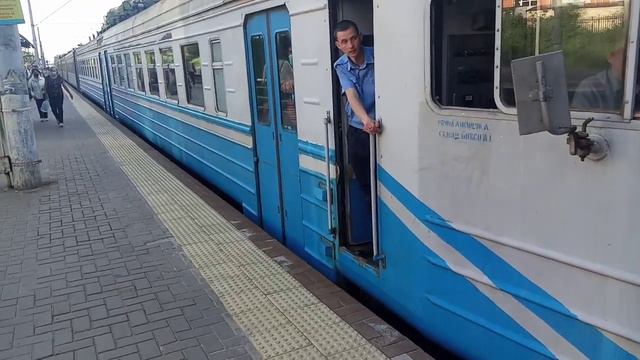 1 час 10 минут опоздания"эр9м-567 6028/6706 Фастов-Киев-Мироновка(через Триполье) пл.Караваевые дач смотреть онлайн