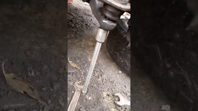 Как снять шаровую опору с помощью перфоратора смотреть онлайн