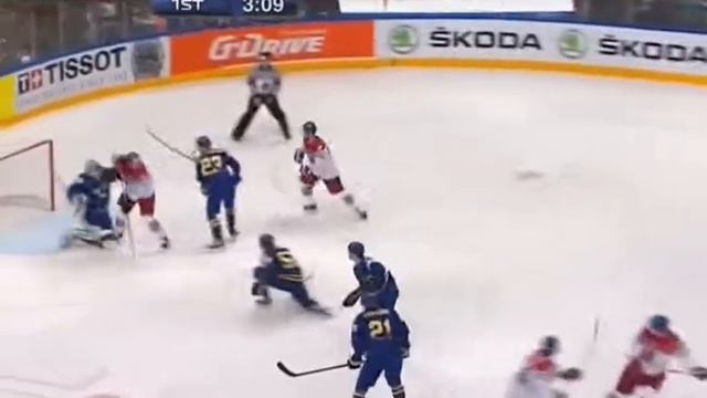 Отбор шайбы в исполнении чеха IIHF 2015 World Championship Czech Republic vs Sweden 01 05 2015 смотреть онлайн