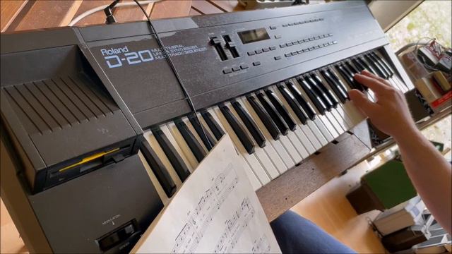 "Is anybody out there in love" - on old synthesizers смотреть онлайн