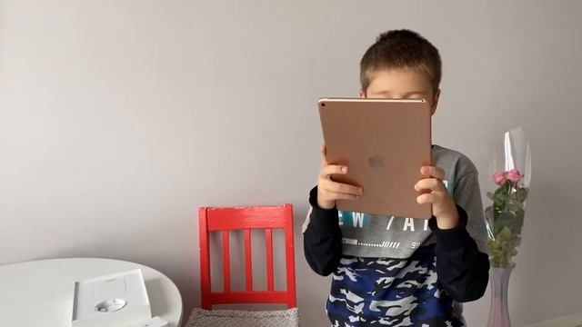Распаковка нового iPad air на 64 GB и Apple Pencil смотреть онлайн