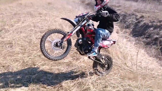 Типо стант на TTR 125. смотреть онлайн