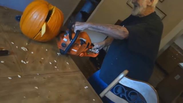 "Злой Дед"-Злой дед отрубил себе пальцы(ПРАНК) смотреть онлайн