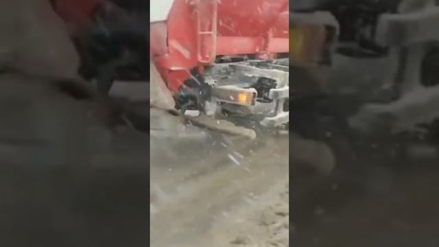 На перевале Камчик началась настоящая зима: водителей просят соблюдать меры предосторожности смотреть онлайн