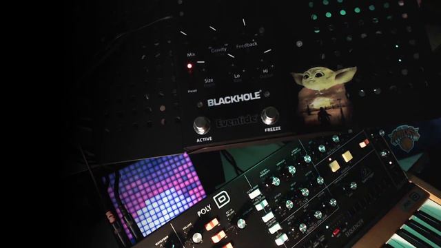 Behringer POLY D + Eventide BLACKHOLE (DEMO NO TALKING)