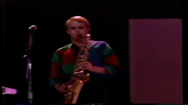 メン・アット・ワーク　Who Can It Be Now? ノックは夜中に 　The US Festival 83 смотреть онлайн