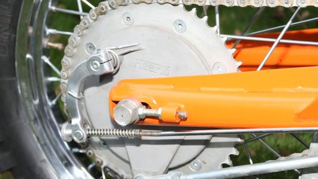 Classic Dirt Bikes "New and Original 1980 Puch 250" смотреть онлайн