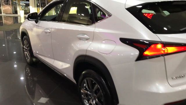 Lexus NX200AWD смотреть онлайн