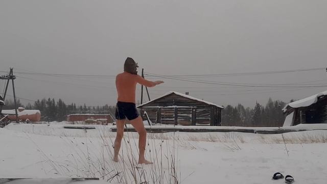 Закалка. Купание в снегу после бани. смотреть онлайн