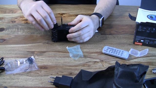 Déballage Sony RX100 V (m5) (unboxing) смотреть онлайн