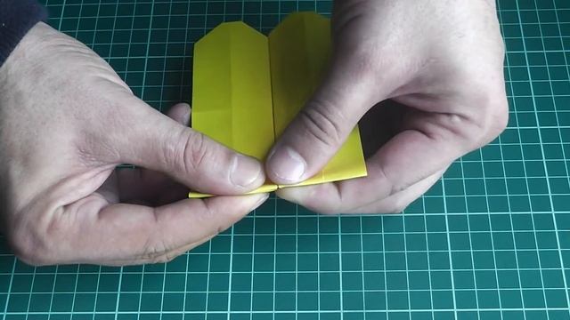 Оригами сердечко с выглядывающей кошкой // Origami heart with peeking cat смотреть онлайн