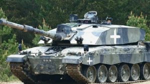 Ланцет уничтожил британский танка Challenger 2 в Курской области.