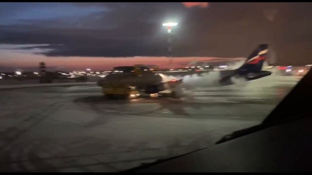 Boeing 777-300 ER противообледенительная обработка