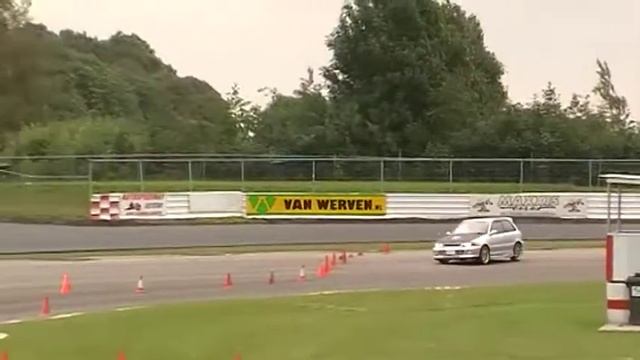 Toyota Starlet EP82 Midland Circuit Toyota Challenge 2011 (lap2) смотреть онлайн