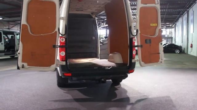 Volkswagen Crafter 2.5 TDI 100 KW L2 H2 Automaat Derks Bedrijfswagens смотреть онлайн
