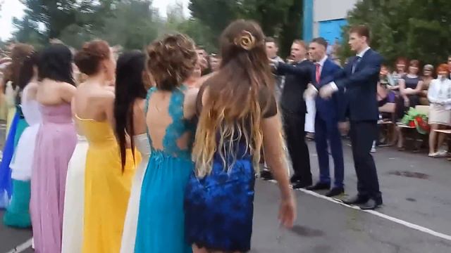 Танцевальный батл 11-В. Выпускной 2014. КГ№91 смотреть онлайн