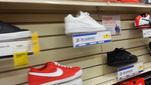 Обзор цен в Academy #03. Спортивная обувь - Жизнь в США смотреть онлайн