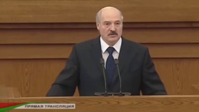 Лукашенко поёт про картошку.