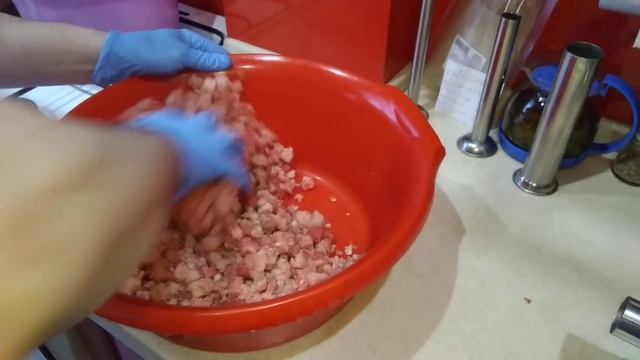 Делаем колбасу дома. смотреть онлайн