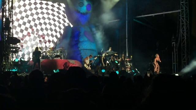 Pink and Tony Kanal - Funhouse/I'm Just a Girl смотреть онлайн