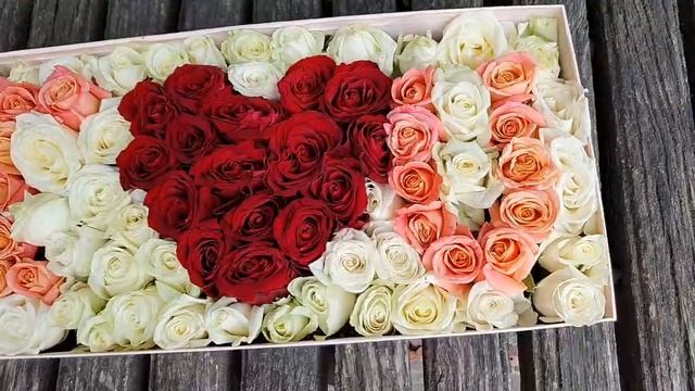 Коробка "I LOVE YOU" 101 роза - доставка цветов смотреть онлайн