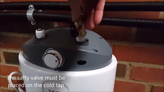 Tesy GCU 6L Installation (Under Sink) смотреть онлайн