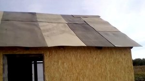 строим каркасный домик из поддонов ч5 кровля дешевое решение фронтон и дверь