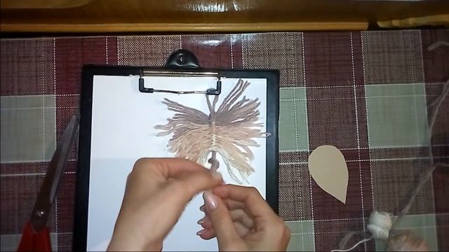 2 варианта как сделать ПЕРО (листик) из ниток своими руками в технике макраме смотреть онлайн