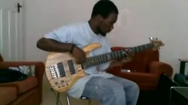 chee' groovy on six string bass смотреть онлайн