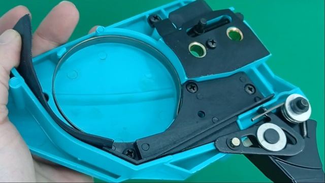 Ручка тормоза в сборе бензопилы Sturm GC99372B.v2.1 смотреть онлайн