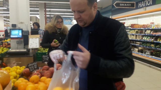 "Українські апельсини" - диво-фрукт в "Сільпо" у Вінниці ми знайшли із Віктором Бронюком! смотреть онлайн
