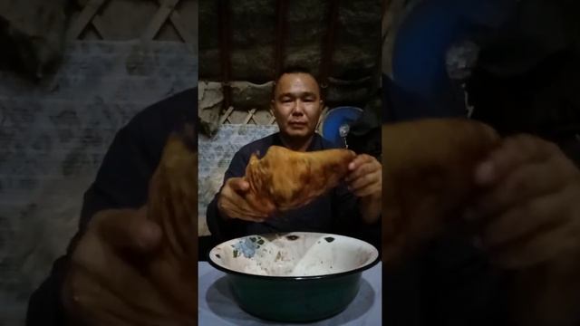 Хуухлсн хөөнә толһа чанҗанавидн. /Готовим баранью голову. смотреть онлайн